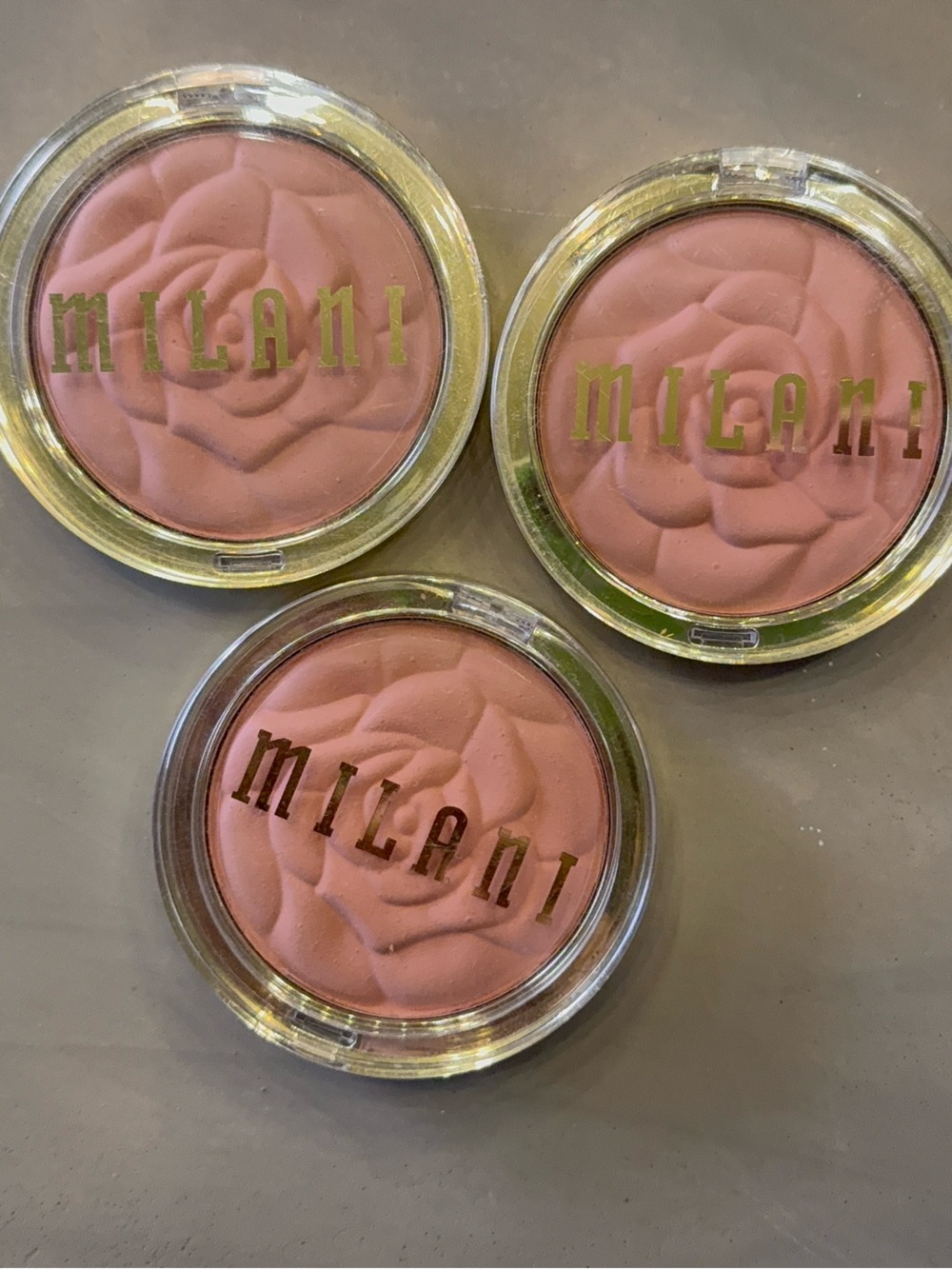 Milani Rose Powder Blush - Romantic Rose - 3 PCS - Picture 2 of 3